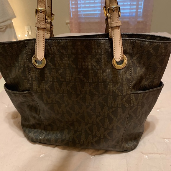 Michael Kors Purse - Picture 4 of 4